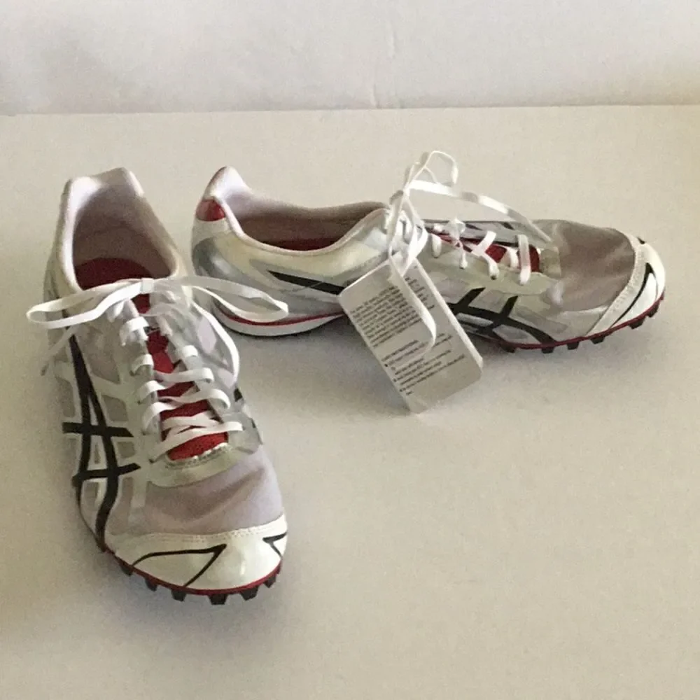 ASICS track shoes in size 8 1/2 NEW HYPER MD 5